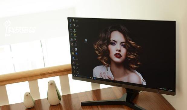 三星顯示器評(píng)測(cè)和外外觀展示.jpg 三星顯示器評(píng)測(cè)和外外觀展示.jpg